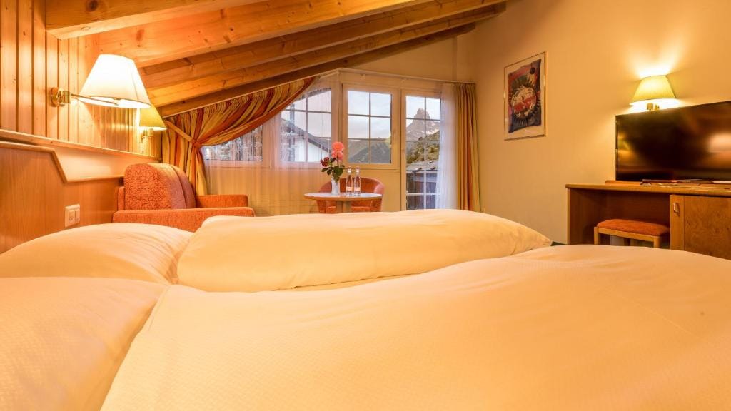 Hotel Cheminee — 2
