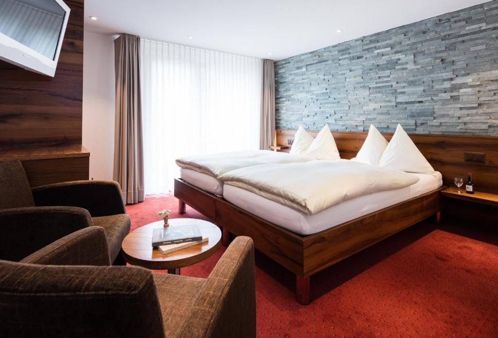 Hotel Continental — 2