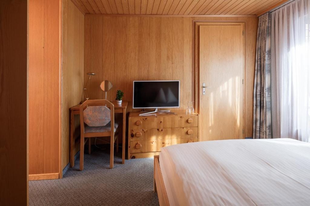 Hotel Continental — 5