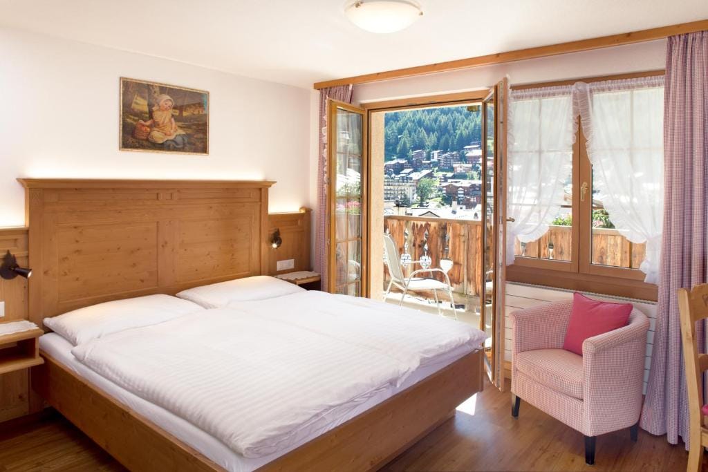 Hotel Romantica — 3